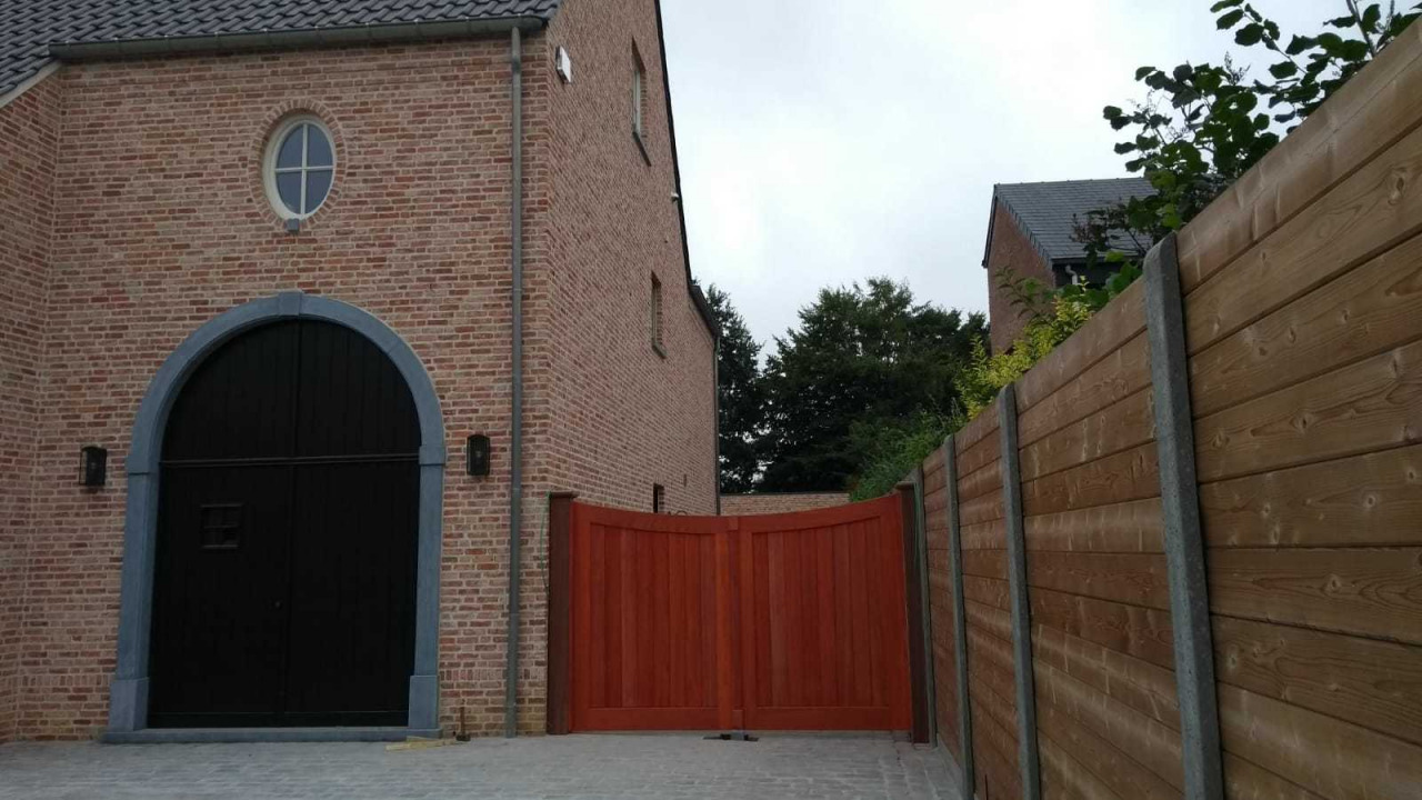 Gebogen Poort Pulle