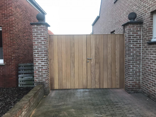 Rechte Poort Tussen Gemetselde Pilaren Dessel