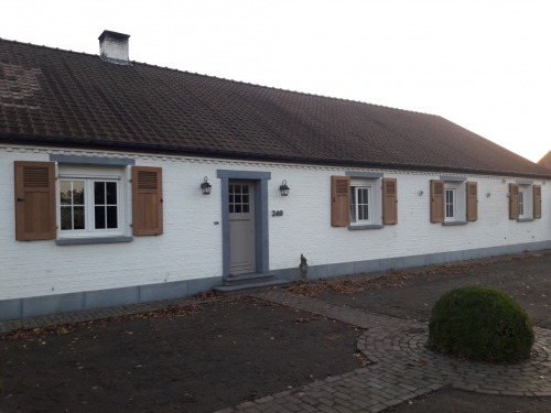 Slagvensters Geplaatst Aan Zeer Oude Hoeve Te Kasterlee