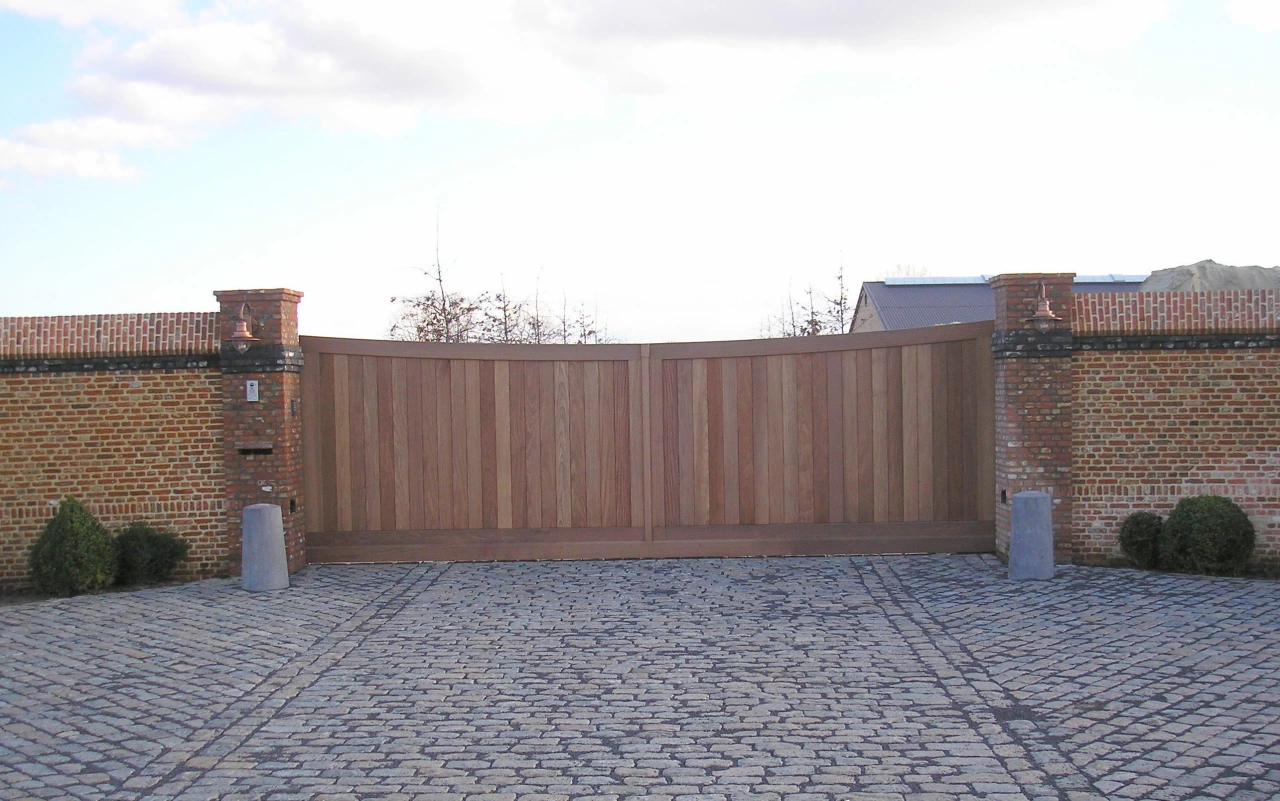 Schuifpoort Afrormosia Oprijlaan