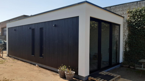 Modern Poolhouse Met Zwart Hout Kasterlee