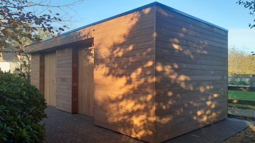 Bijgebouw In Afrormosia