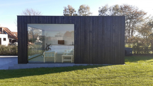 Zwart Gebrand Hout Bijgebouw2