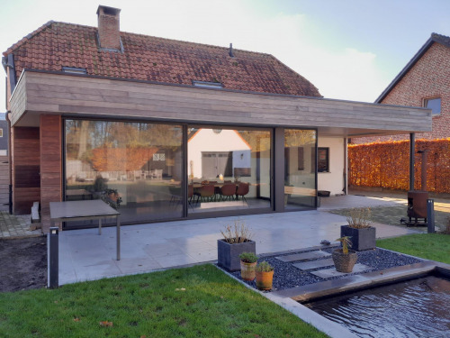 Moderne Woninguitbreiding Arendonk