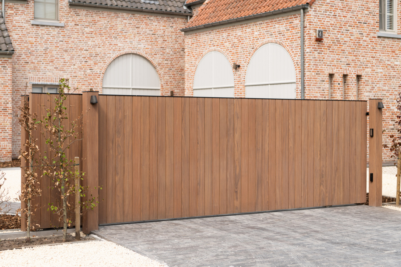 Houten poort op maat in Retie