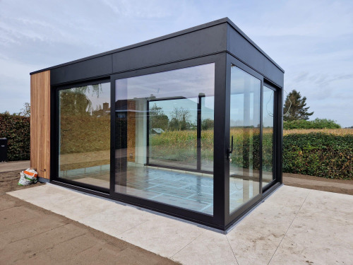 Bijgebouw Met Hoekschuifraam