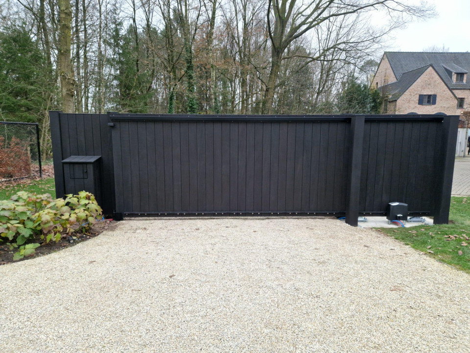 Zelfdragende Schuifpoort Zwart Hout Oud Turnhout