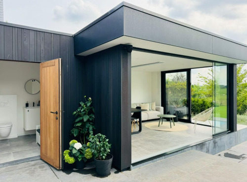 Zwart Poolhouse