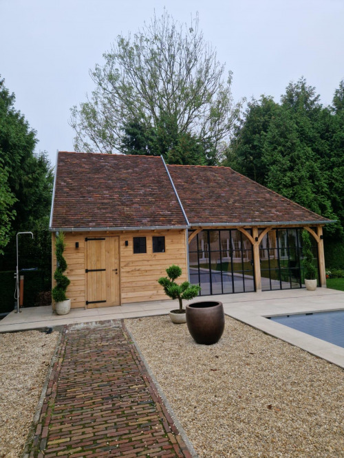 Eiken Poolhouse Met Stalen Ramen