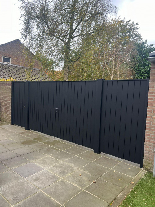 Strakke Zwart Geoliede Poort