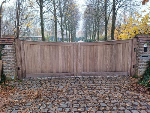 Afrormosia Holgebogen Met Siermakelaar Meerhout