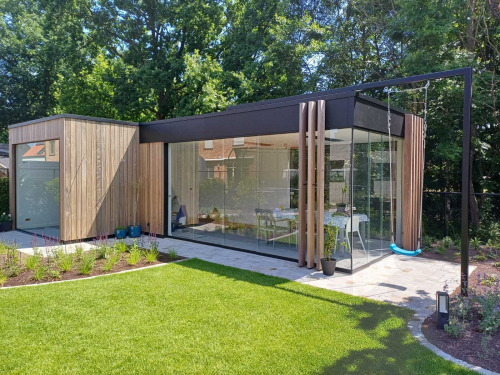 Modern Poolhouse