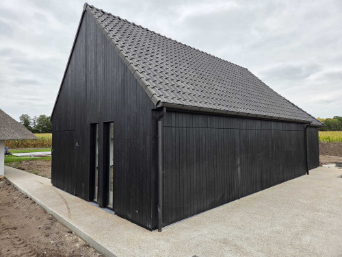 Garage Met Automatische Poorten 4