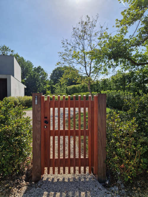 Moderne Poort Met Open Latten Bonheiden 2