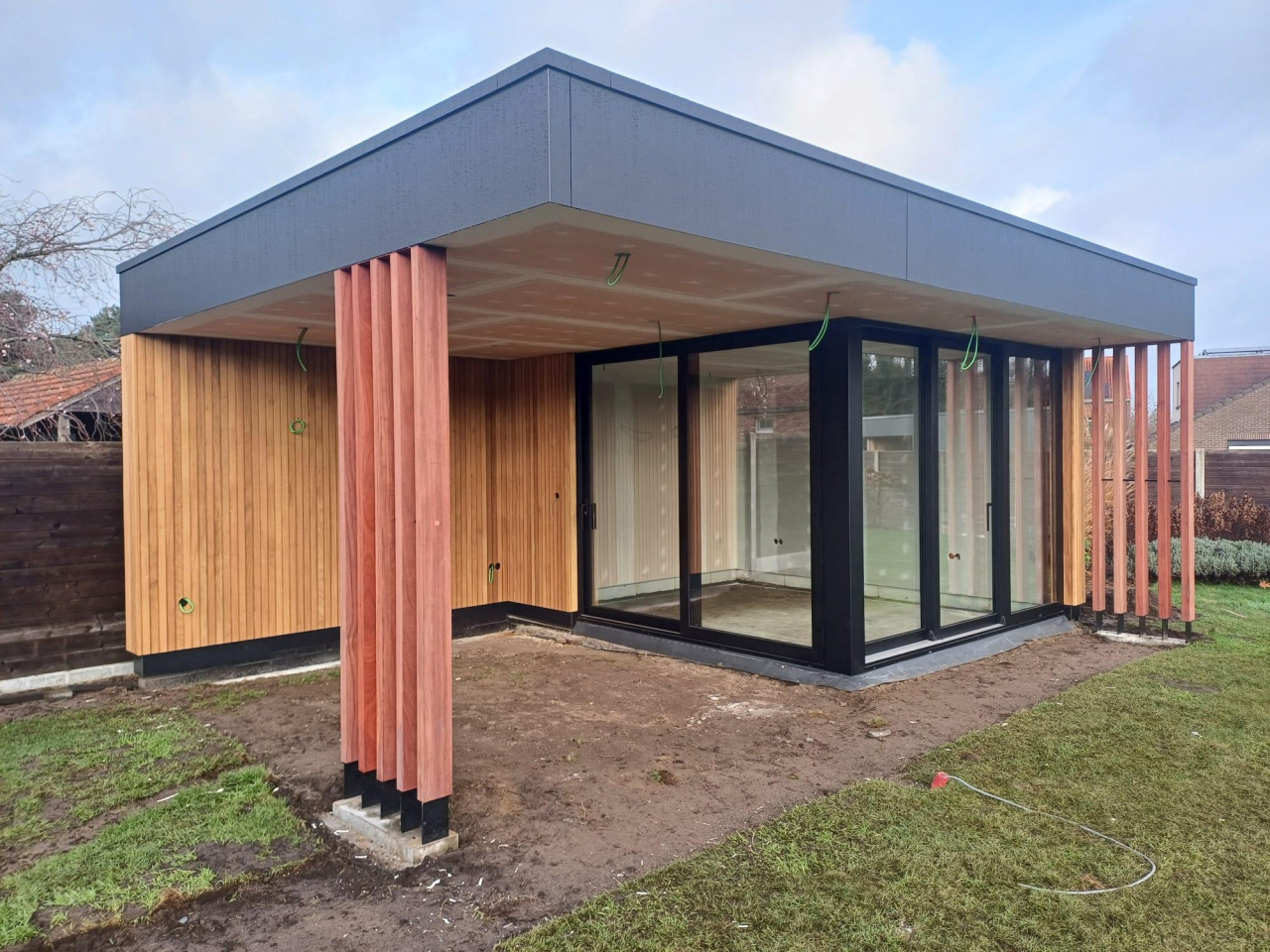 Fitnessruimte Met Terrasoverkapping