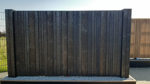 Poort Met Gebrand Hout
