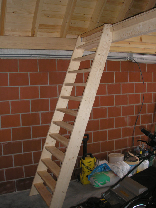 Trap In Bijgebouw